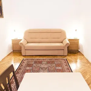 Authentic , Budapest Ungheria